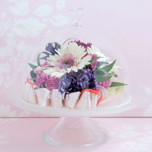 誕生日のガーベラやカーネーション ピンクバラの花束をボトルフラワーに保存加工